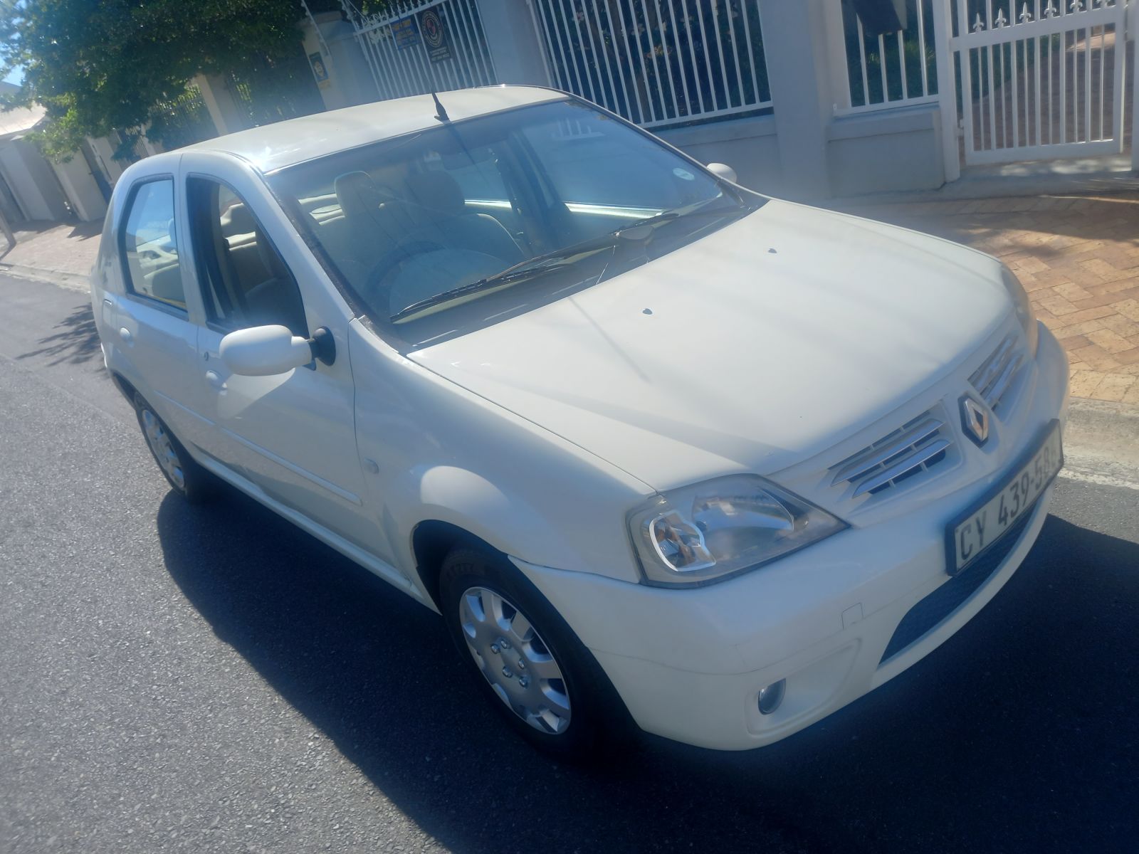 2009 RENAULT LOGAN LOGAN 1.6 EXPRESSION